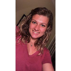 Meet your Posher, Chloé